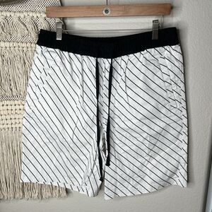 Forever 21 Black & White Striped Shorts Medium